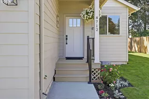 8712 SE Clatsop St, Happy Valley, OR 97086 - Photo 3