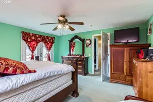 9042 N Chautauqua Pl, Portland, OR 97217 - Photo 17