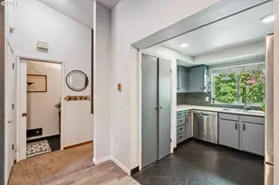 2818 Tree Top Ln, West Linn, OR 97068 - Photo 9