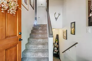 2818 Tree Top Ln, West Linn, OR 97068 - Photo 3