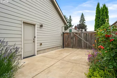 2301 Oakway Ter, Eugene, OR 97401 - Photo 45