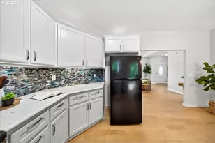 1364 S Fawn Ct, Cornelius, OR 97113 - Photo 11