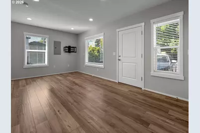 912 E Main St, Hillsboro, OR 97123 - Photo 21