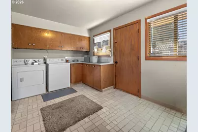 912 E Main St, Hillsboro, OR 97123 - Photo 11