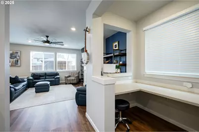 2690 NW Meadows Dr, McMinnville, OR 97128 - Photo 9