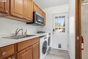 4295 Ferry St, Eugene, OR 97405 - Photo 29