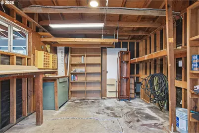 4295 Ferry St, Eugene, OR 97405 - Photo 39