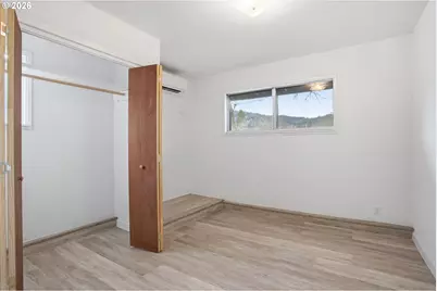 4295 Ferry St, Eugene, OR 97405 - Photo 31