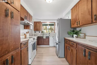 4295 Ferry St, Eugene, OR 97405 - Photo 13