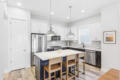 11742 SW Valencia Ln, Wilsonville, OR 97070 - Photo 9