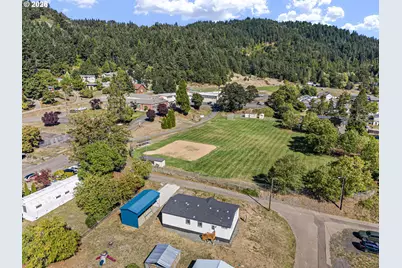 200 Hedrick Creek Ave, Drain, OR 97435 - Photo 43