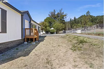 200 Hedrick Creek Ave, Drain, OR 97435 - Photo 13
