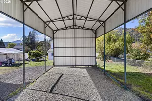 200 Hedrick Creek Ave, Drain, OR 97435 - Photo 9