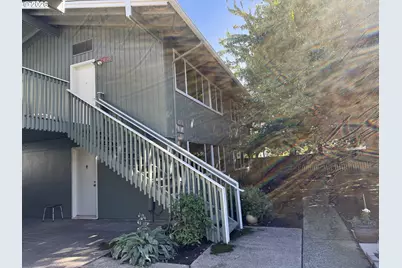 2044 W 17th Ave, Eugene, OR 97402 - Photo 3