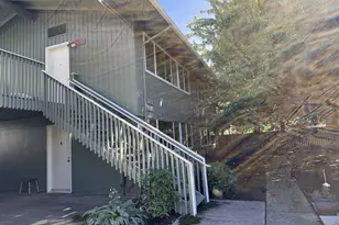 2044 W 17th Ave, Eugene, OR 97402 - Photo 3