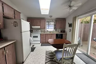 1805 NE 94th St, Vancouver, WA 98665 - Photo 5