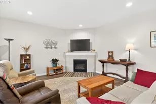 262 W 17th St, Lafayette, OR 97127 - Photo 7