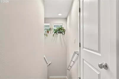 262 W 17th St, Lafayette, OR 97127 - Photo 21