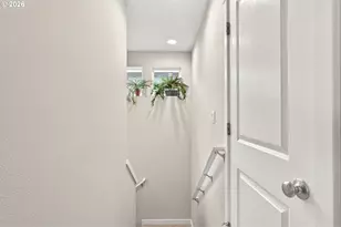 262 W 17th St, Lafayette, OR 97127 - Photo 21