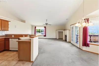 912 Edinburgh Ct, Kelso, WA 98626 - Photo 9