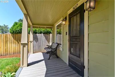 307 W 2nd St, Newberg, OR 97132 - Photo 3