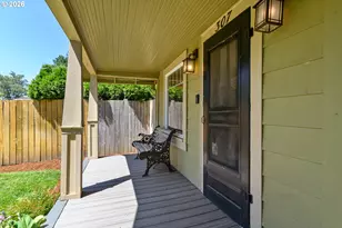 307 W 2nd St, Newberg, OR 97132 - Photo 3