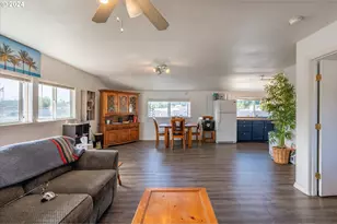 160 N 8th St, Lakeside, OR 97449 - Photo 9