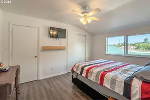 160 N 8th St, Lakeside, OR 97449 - Photo 17