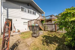 160 N 8th St, Lakeside, OR 97449 - Photo 23