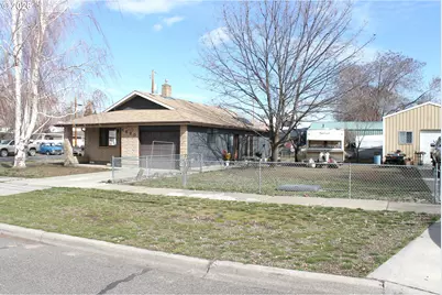2690 9th St, Baker City, OR 97814 - Photo 3