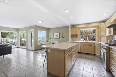 609 N Tomahawk Island Dr, Portland, OR 97217 - Photo 13