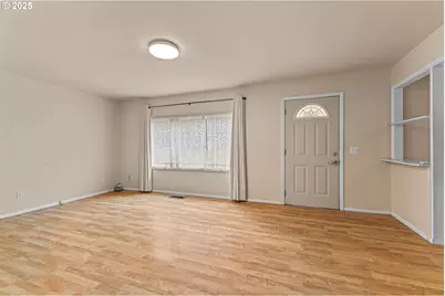 93521 Pleasant Valley Ln, Myrtle Point, OR 97458 - Photo 11