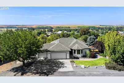 13 Smith Dr, Echo, OR 97826 - Photo 1