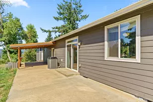 2187 E Madison Ave, Cottage Grove, OR 97424 - Photo 23