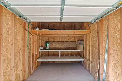 2187 E Madison Ave, Cottage Grove, OR 97424 - Photo 37