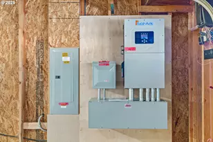 2187 E Madison Ave, Cottage Grove, OR 97424 - Photo 35