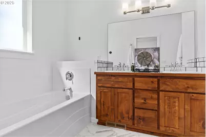 2187 E Madison Ave, Cottage Grove, OR 97424 - Photo 13