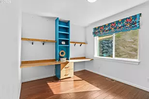 2187 E Madison Ave, Cottage Grove, OR 97424 - Photo 17