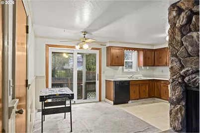 10249 N Tyler Ave, Portland, OR 97203 - Photo 9