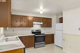 10249 N Tyler Ave, Portland, OR 97203 - Photo 13