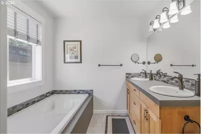 20847 Yukon St, Aurora, OR 97002 - Photo 23