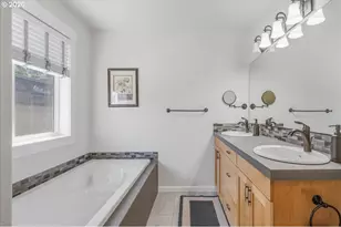 20847 Yukon St, Aurora, OR 97002 - Photo 23