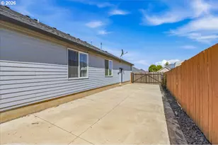 20847 Yukon St, Aurora, OR 97002 - Photo 37
