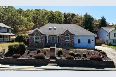 1050 NE Garden Valley Blvd, Roseburg, OR 97470 - Photo 1