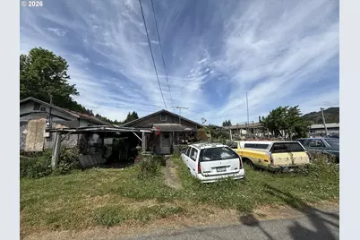 320 W Cedar St, Powers, OR 97466 - Photo 3
