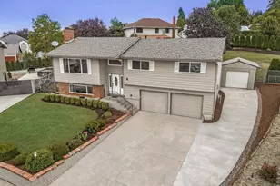 2755 SW Angeline Ct, Gresham, OR 97080 - Photo 3