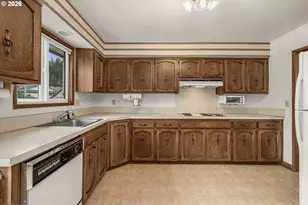 2755 SW Angeline Ct, Gresham, OR 97080 - Photo 9