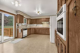 2755 SW Angeline Ct, Gresham, OR 97080 - Photo 11