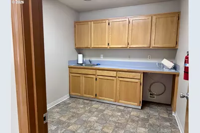 255 SW 1st Ave, Canby, OR 97013 - Photo 11