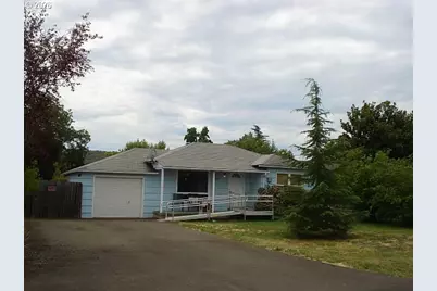 2299 Castle Ave, Roseburg, OR 97471 - Photo 1